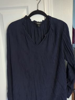 Simply Vera Vera Wang Navy Long Sleeve V-Neck Top
